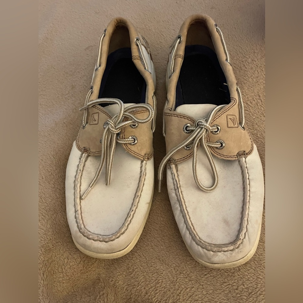 Sperry top-sider. Nice cream and tan color